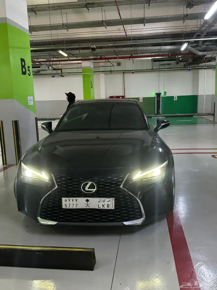 لكزس اي اس 300 0