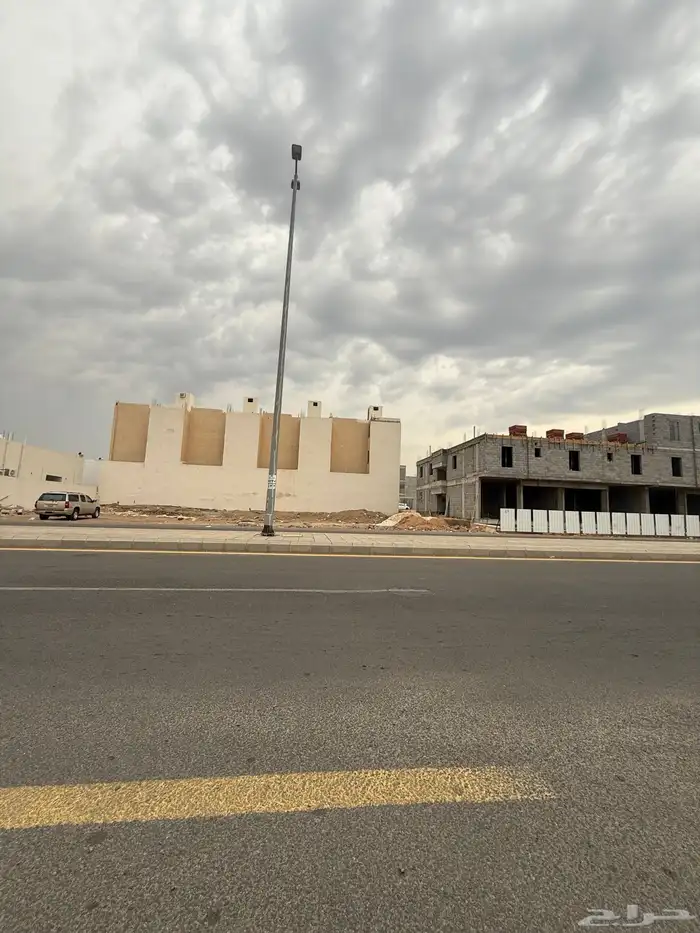 للبيع ارض تجارية في مخطط النبلاء م500 شارع 30م 25