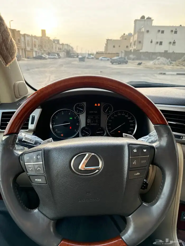 لكزس 570 LX فل كامل 27