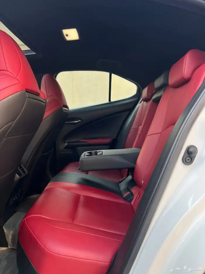 لكزس UX موديل 2019 نظيف 30