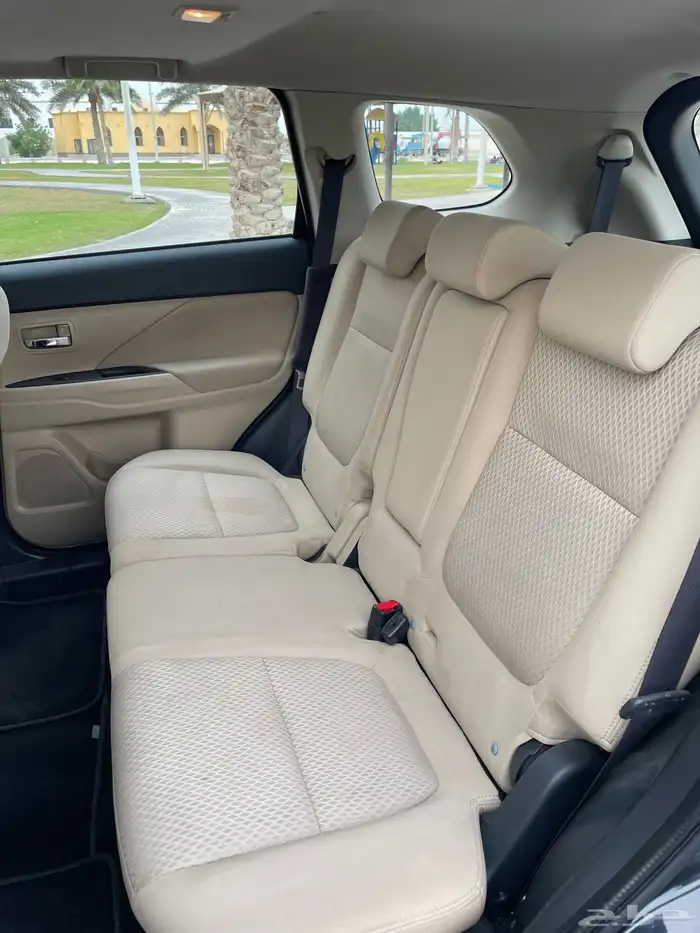 ميتسوبيشي اوتلاندر 2016 اربع سلندر دبل 14