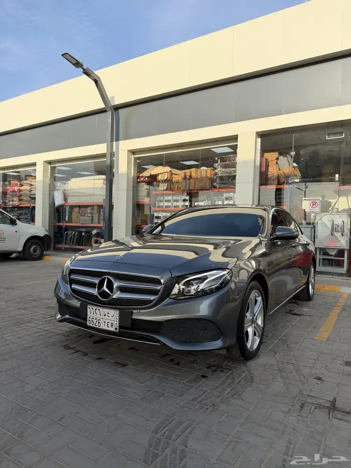 مرسيدس E220 2018 عداد 76 الف فقط 2