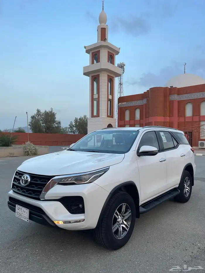 فورتشنر 2023 V6 شبه الجديد 0