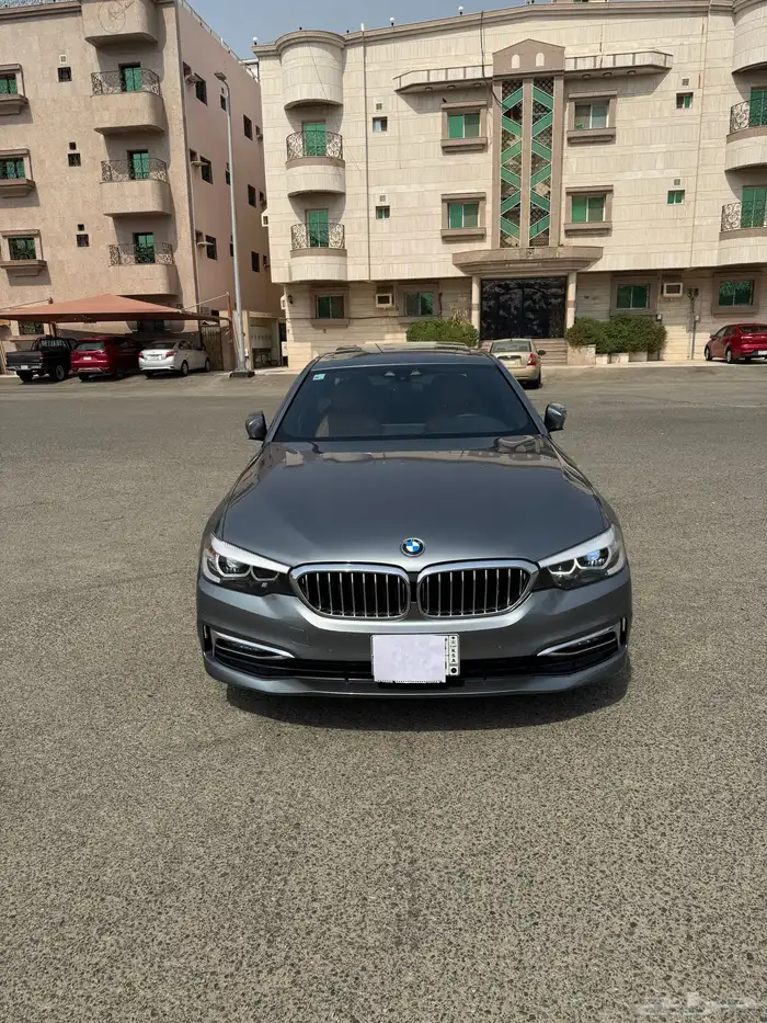 بي ام 530 فل 2017 ماشي 126 الف كيلو قمه في النظافه 50