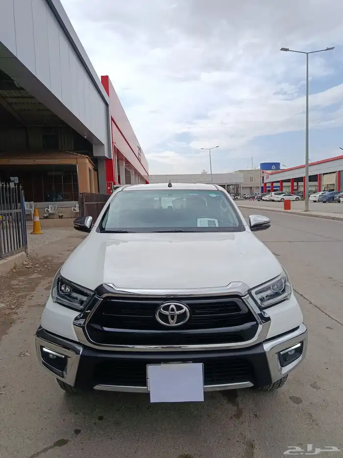 تويوتا هايلوكس غمارتين موديل 2024ديزل قير عادي 2