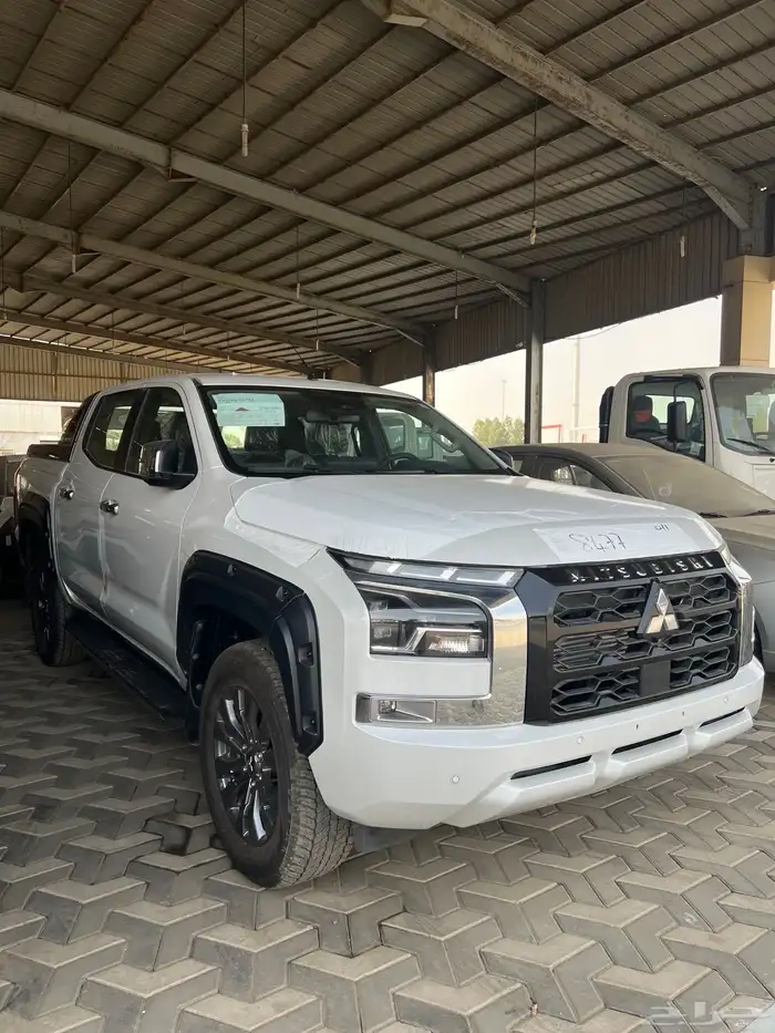 ميتسوبيشي L200  2024 فل كامل بسعر 108675 الف 8