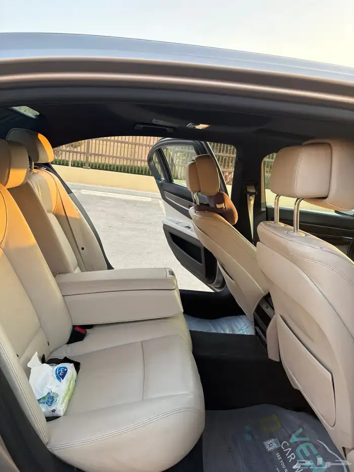 بي ام دبليو 730li 8