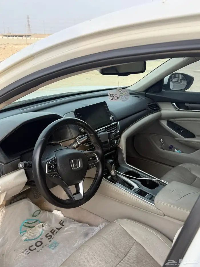 هوندا اكورد 2018 لون ابيض EX-L 1