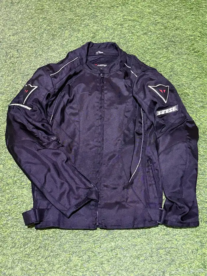 للبيع جكيت وخوذة دراجة نارية 2