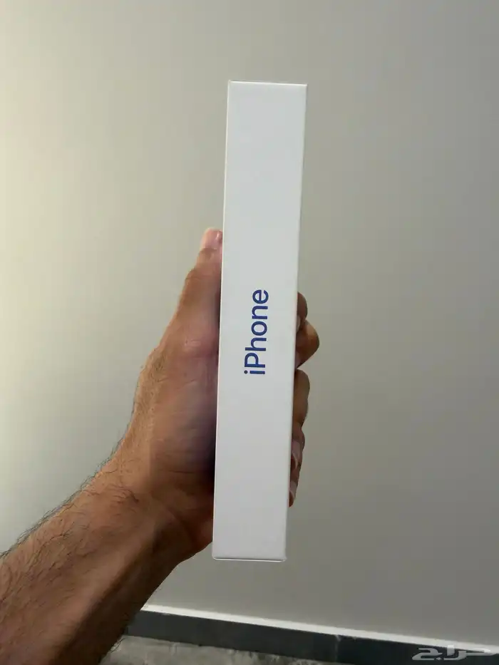 ايفون 16 العادي ازرق 1