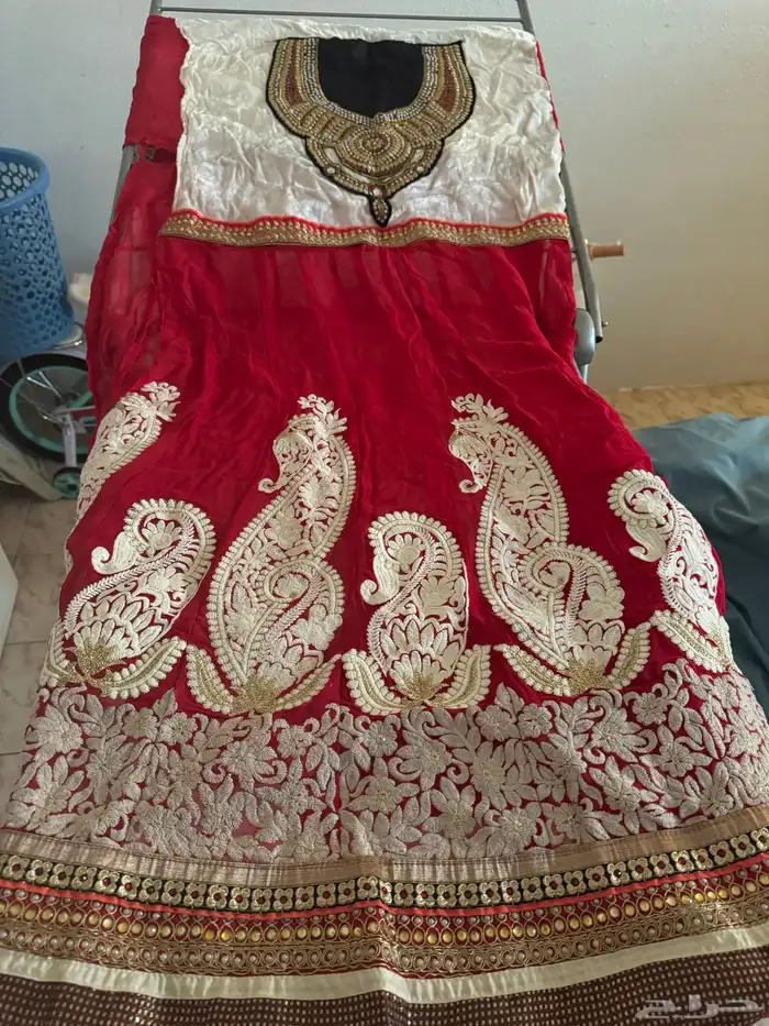 ملابس هندية جديدة وغير مخيطة وتم شرائها من الهند 3