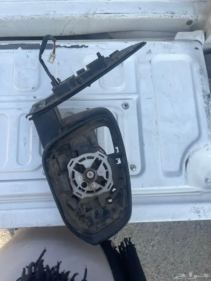 مراية هايلوكس دبل يمين وكالة بدون غطا و قزازه 3