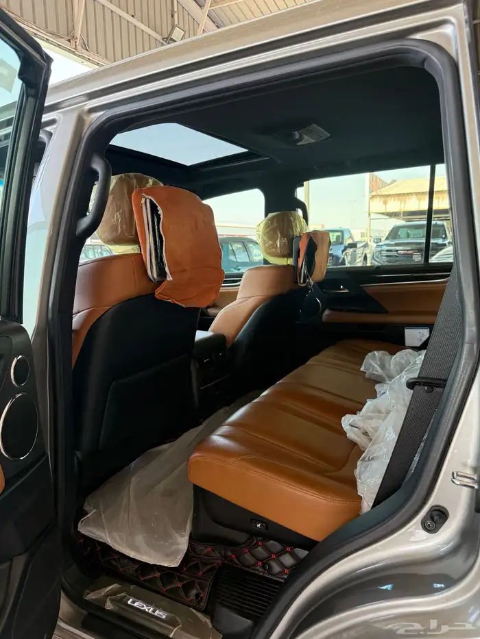 لكزس LX570 سعودي موديل 2021 13