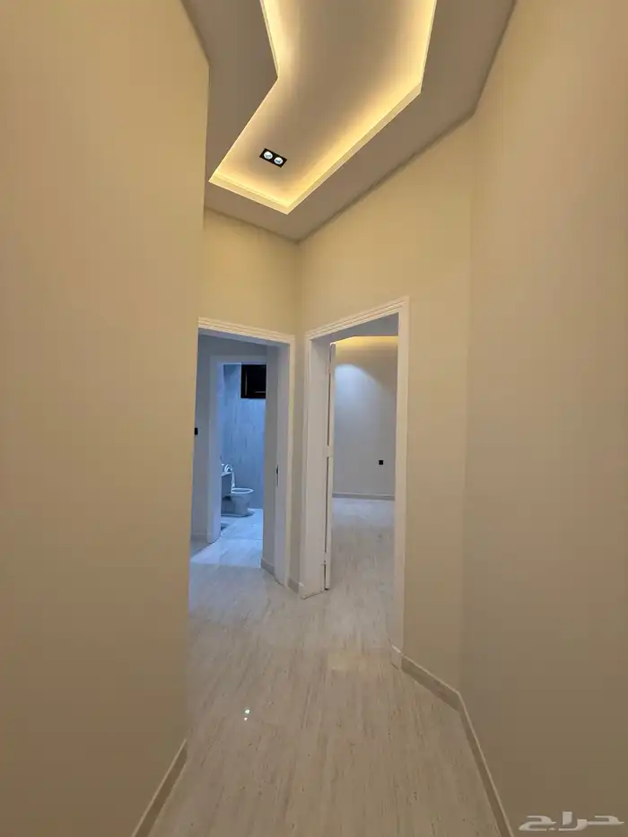 للبيع شقه أرضيه ببايكه سيارة بموقع مميز مقابل نادي ضمك 16