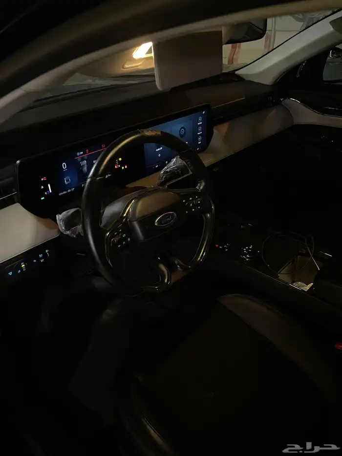 فورد تورس 2022 ترند نص فل 8