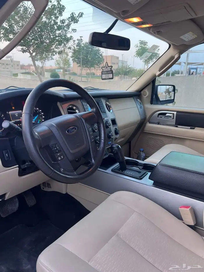 فورد اكسبيدشن موديل 2015 ابيض 9