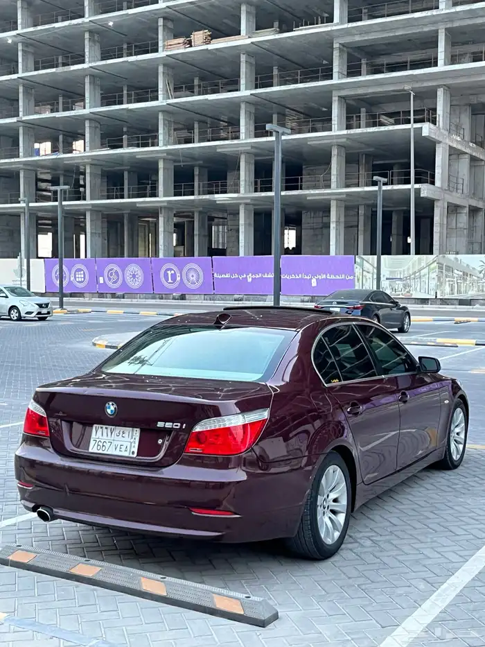 بي إم دبليو 520 li 6