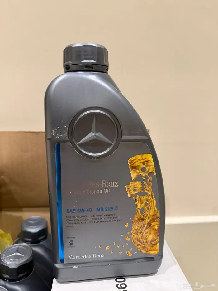 للبيع زيت مرسيدس أصلي 5W40 عدد 8 علب (جديد) 0