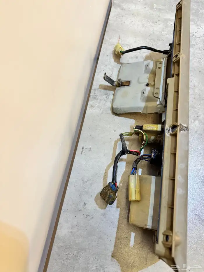 قطع غيار لندكروزر قديم 82 83 84 2