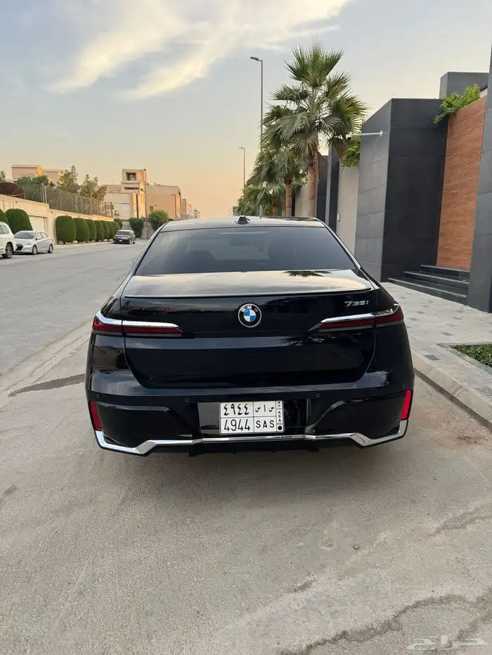 بي ام دبليو الفئة السابعة 735i - 2023 1