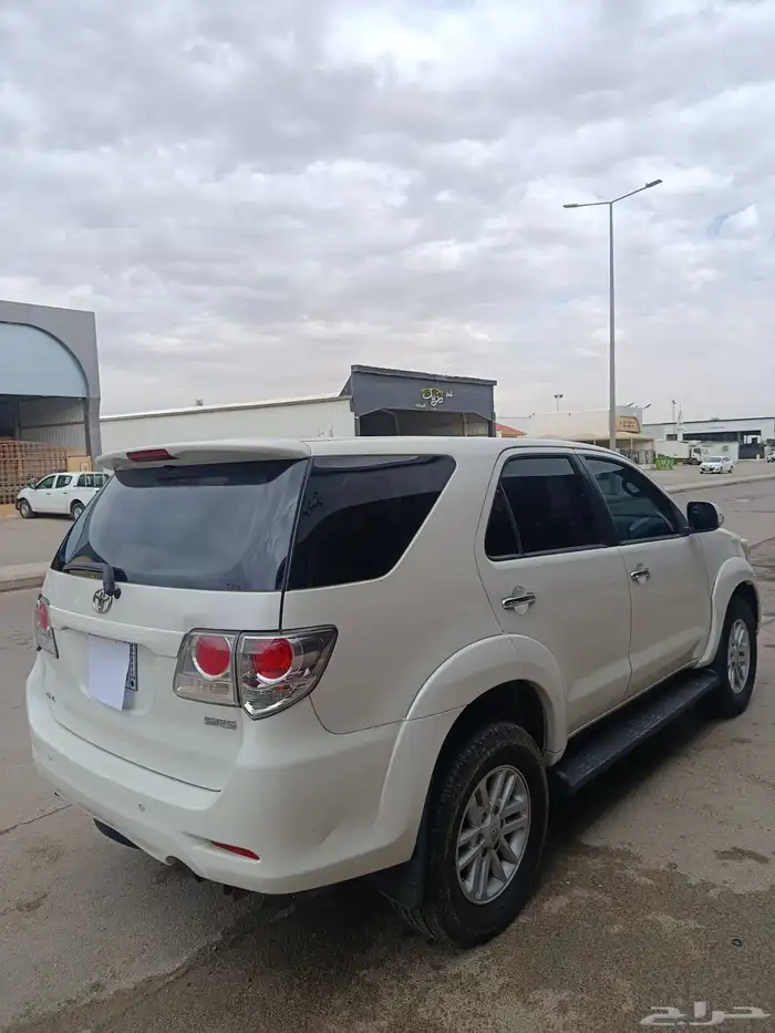 تويوتا فورنشر موديل 2015 قير عادي اربع سلندر 5