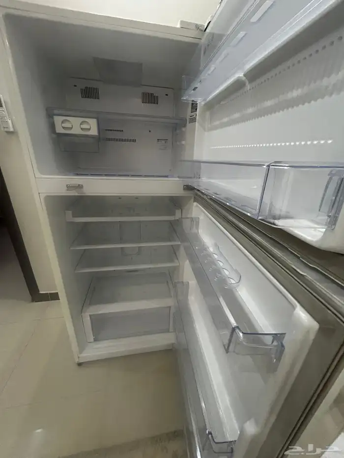 ثلاجه ال جي لها خمس سنوات عندي وشبه جديده 1