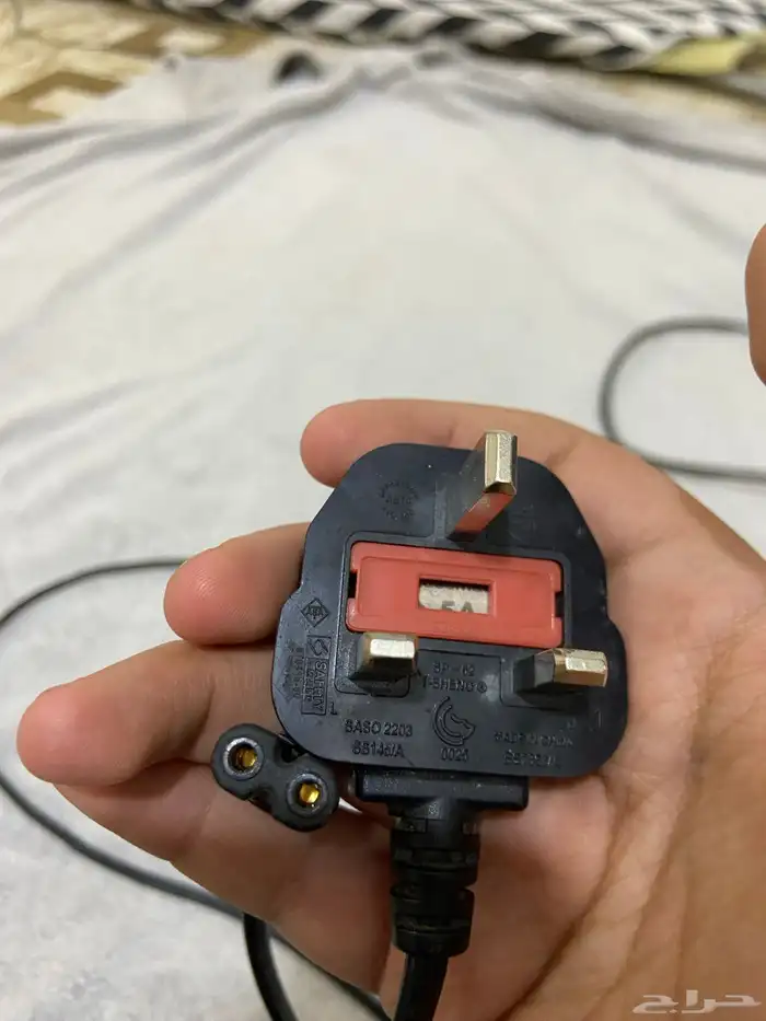 سوني4 مع يده و اتش دي و سلك وكاله و شاحن يد 14