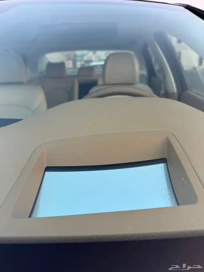 ازيرا 2022 -كالجرافي 6سلندر اعلا مواصفات بحالة الوكاله للبيع 12