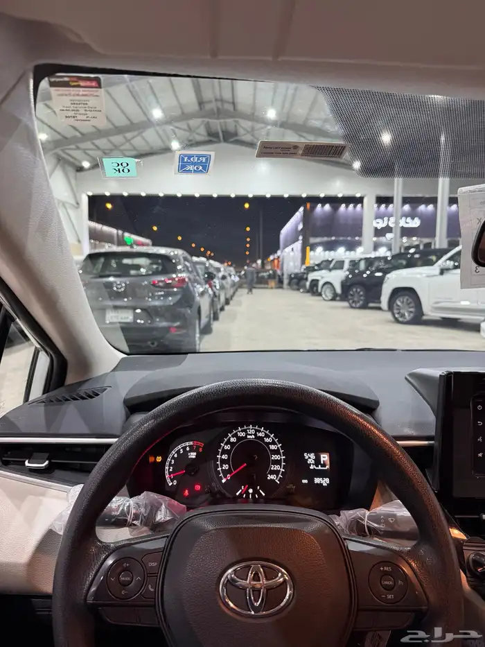 تويوتا كورولا 2024 XLE عداد 38 الف وكالة 24