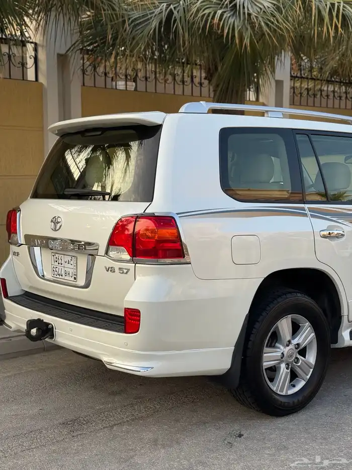 لاندكروزر VXR بريمي 2015 - وكالة 11