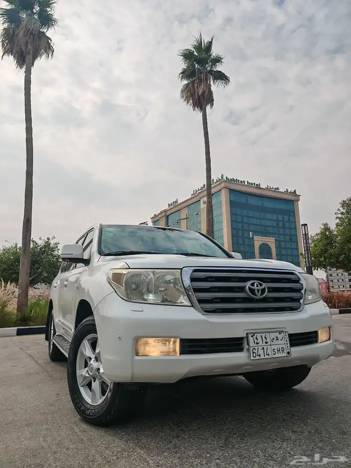 جيب لاندكروزر 2011 V.XR فل كامل 9