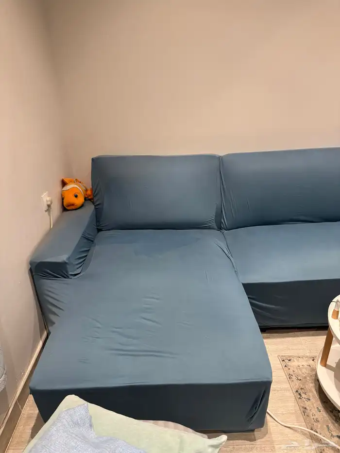 كنبه جديده من هوم سنتر لونها مميز كبيره ثلاث مقاعد 7