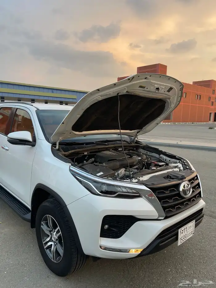 فورتشنر 2023 V6 شبه الجديد 49