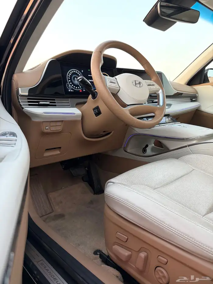 ازيرا 2022 -كالجرافي 6سلندر اعلا مواصفات بحالة الوكاله للبيع 22