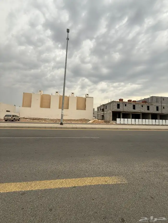 للبيع ارض تجارية في مخطط النبلاء م500 شارع 30م 26