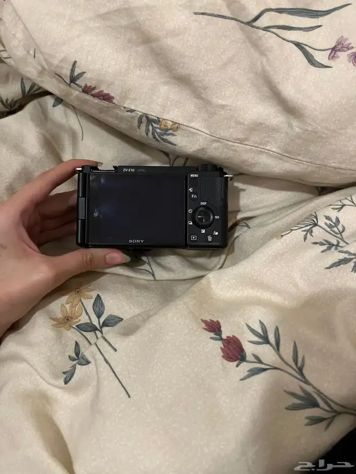 كاميرا Sony zv-e10 مع ملحقاتها 0