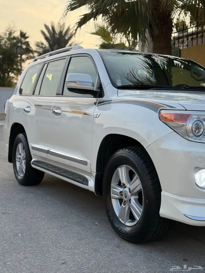 لاندكروزر VXR بريمي 2015 - وكالة 9