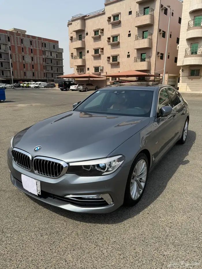 بي ام 530 فل 2017 ماشي 126 الف كيلو قمه في النظافه 42
