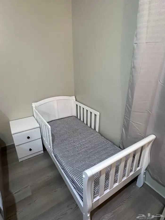 سرير وكومدينه اطفال 1