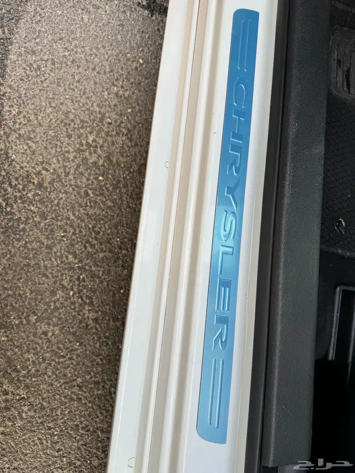 كرايسلر c300 platinum - V8 hemi - بحالة المصنع 50