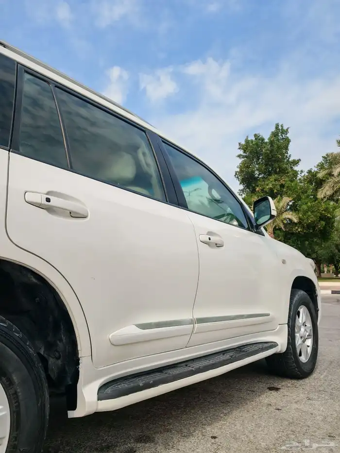 جيب لاندكروزر 2011 V.XR فل كامل 5