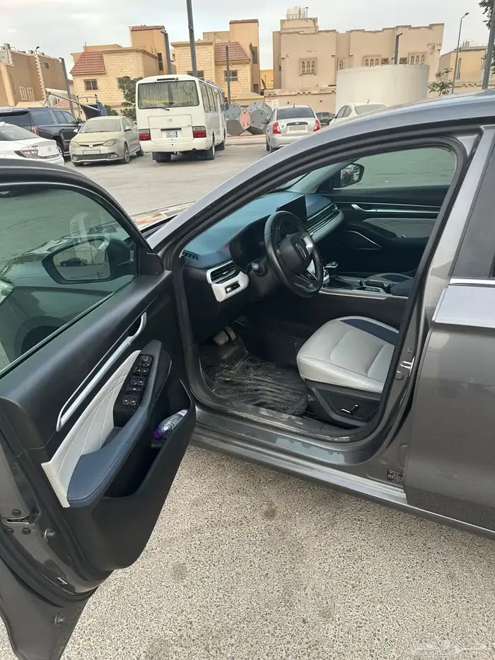 جيلي اميجراند 2223 فل 10