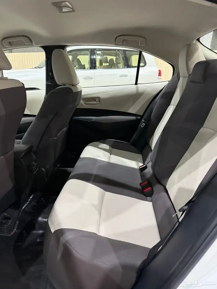 تويوتا كورولا 2024 XLE عداد 38 الف وكالة 17