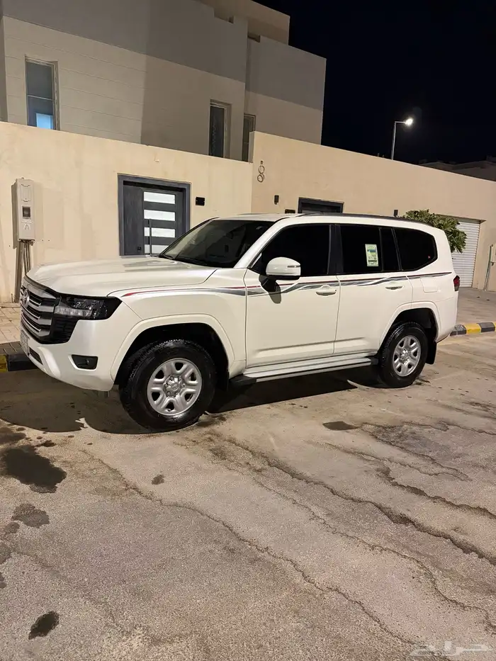 للبيع لاندكروزر 2023 ديزل L1 بريمي 0
