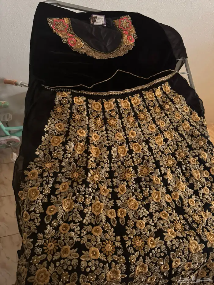 ملابس هندية جديدة وغير مخيطة وتم شرائها من الهند 1