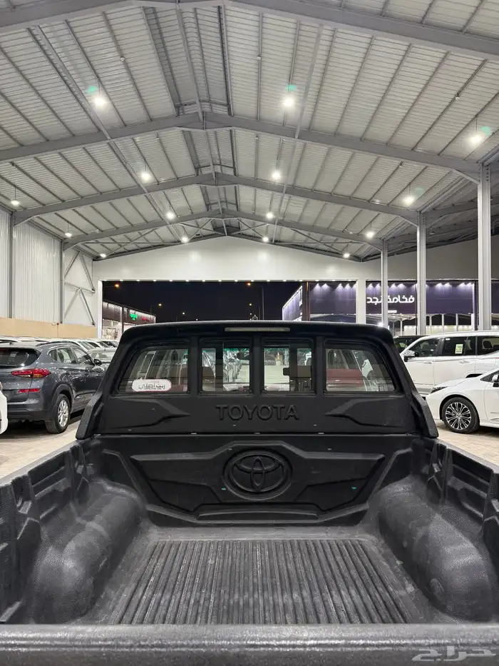 تويوتا هايلوكس 2015 GLX غمارتين وكالة 12