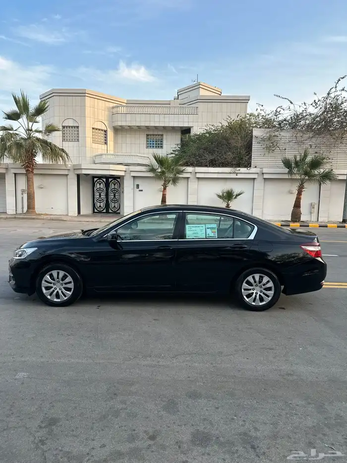 للبيع هوندا اكورد 2017 ستاندر اسود 5