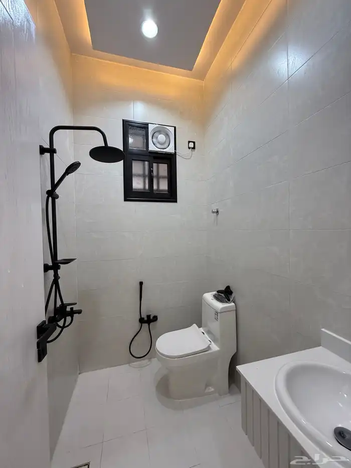 للبيع شقق ارضيه ببايكة سيارة وشقق علويه بملحق ابها ح الزهور 17