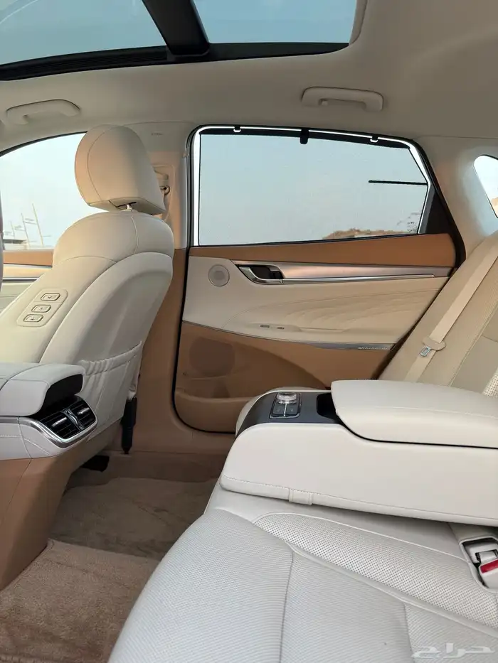 ازيرا 2022 -كالجرافي 6سلندر اعلا مواصفات بحالة الوكاله للبيع 16