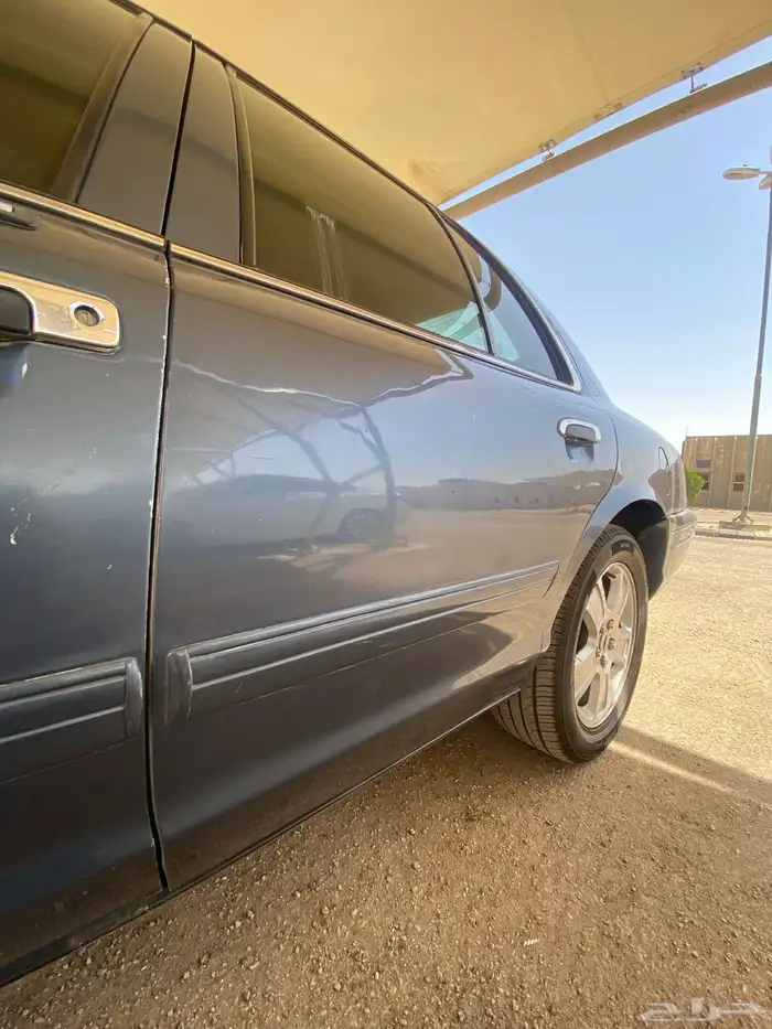 فورد كراون فيكتوريا 2011 4